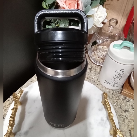 YETI WATER BOTTLE - Picture 12 of 13
